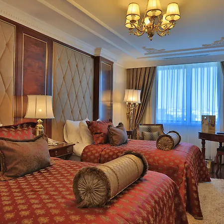 Hotel Latanya