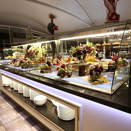 Hotel Latanya 5*