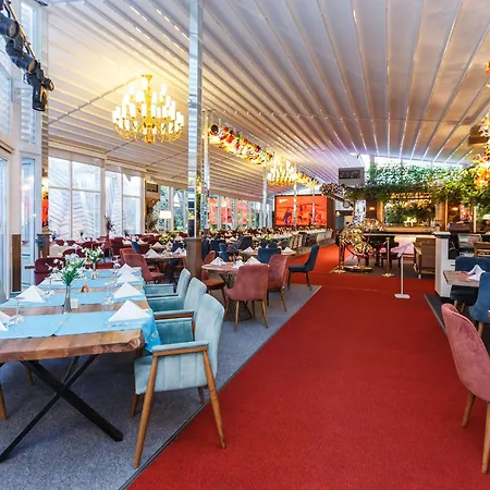 Latanya Hotel